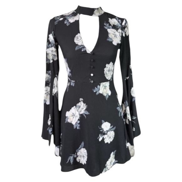 NWT Socialite Harper Floral Flared Sleeve Mini Dress sz XS - Picture 2 of 15